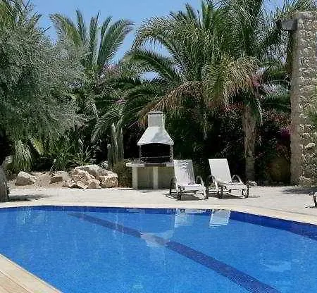 Z & X Holiday Villas Hotel