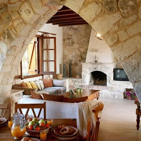Z & X Holiday Villas Hotel 4*