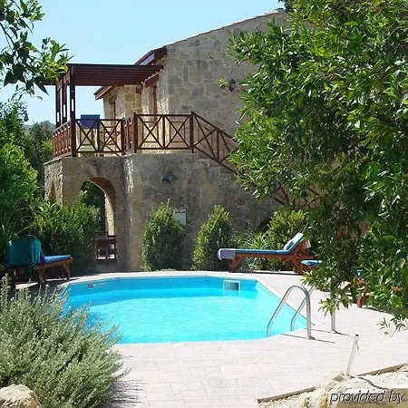 Z & X Holiday Villas Hotel