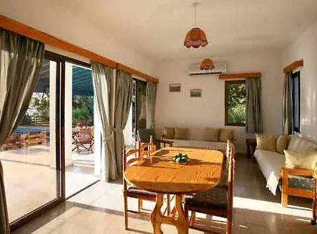 Z & X Holiday Villas 4*