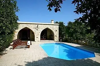 Z & X Holiday Villas Hotel 4*